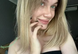  nude photo #0003