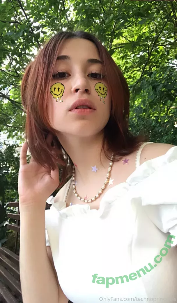 technoprincesss nude photo #0005 (technoprincesss)