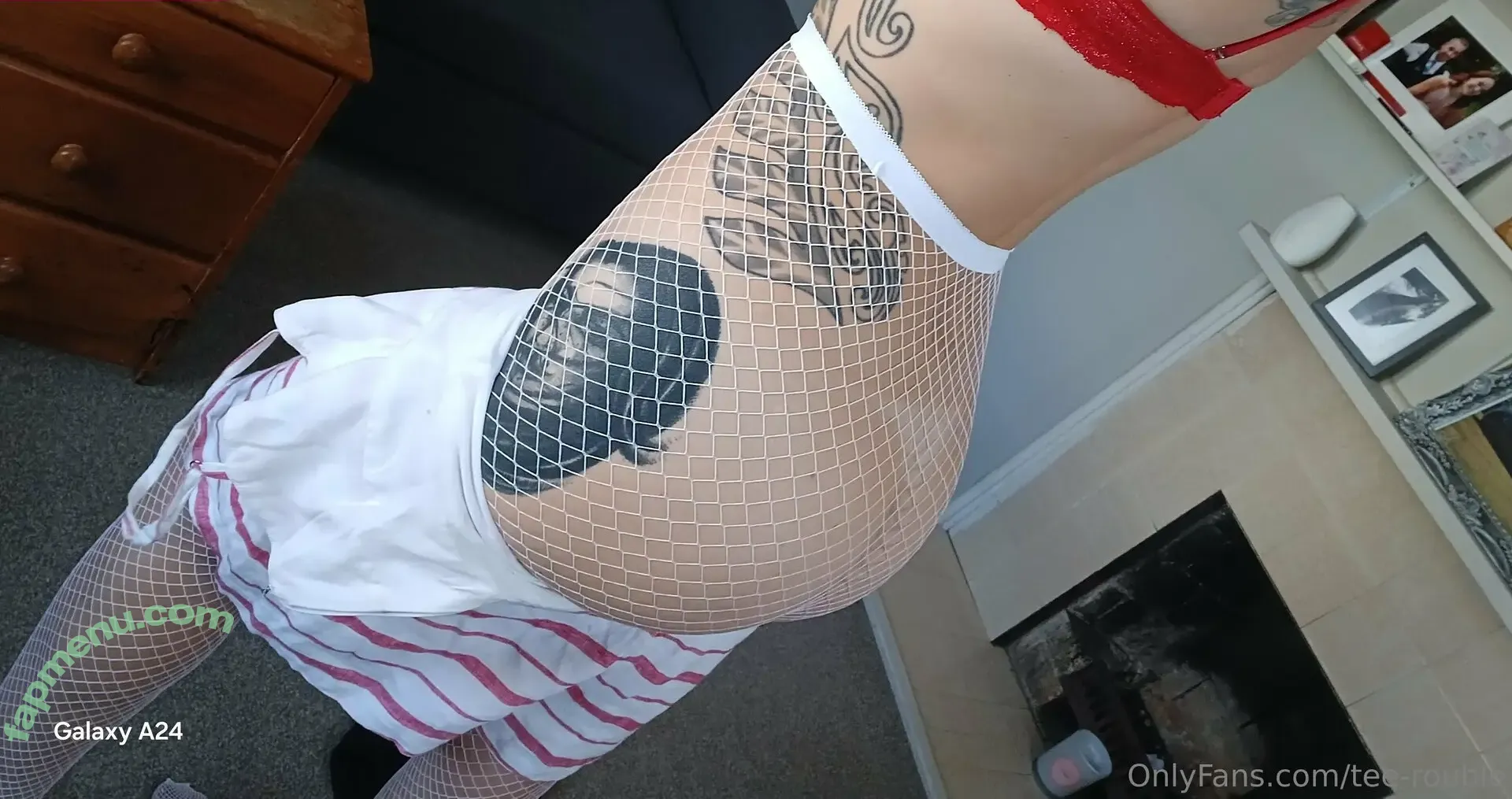 tee-rouble nude photo #0079 (desairablepeachxx)