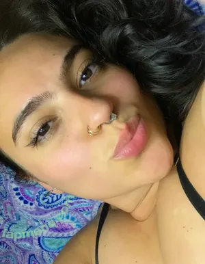 tellmegaia / thia.megia nude photo #0027