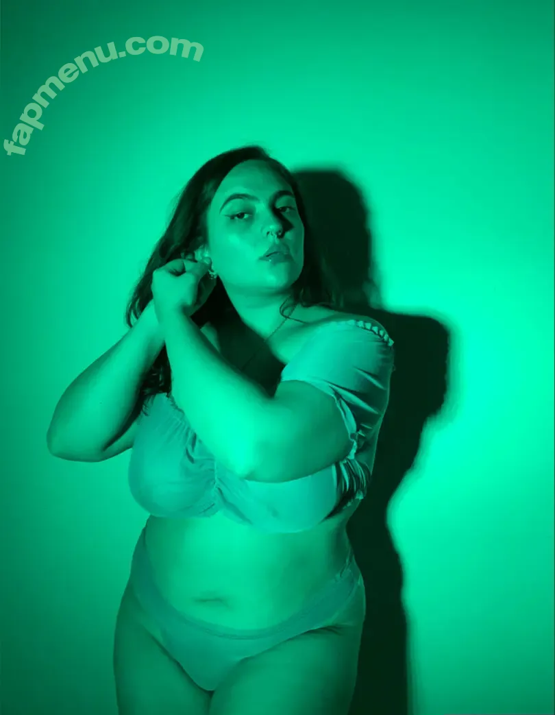 tellmegaia nude photo #0038 (thia.megia)