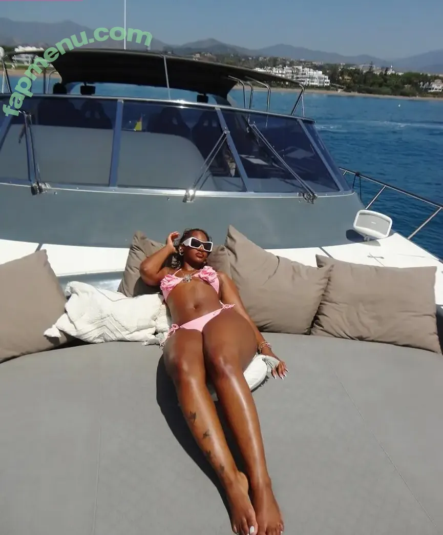 Tems nude photo #0025 (temsbaby / terms)