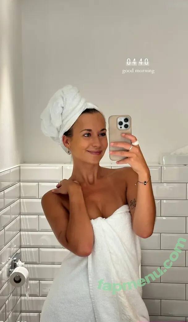 Tereza Unzeitigova nude photo #0003 (Tereza Unzeitigova)