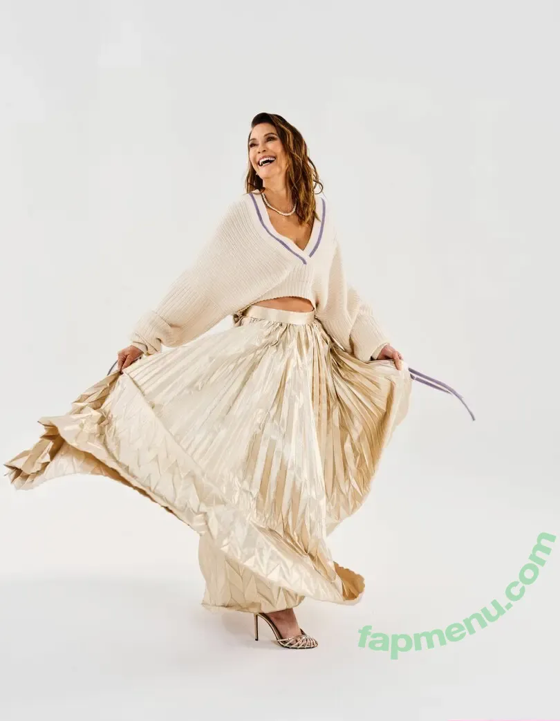 Teri Hatcher nude photo #0226 (officialterihatcher)