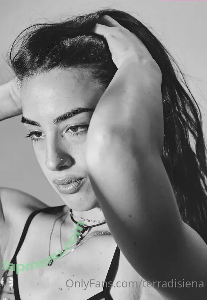 terradisiena nude photo #0012 (terra_di_siena_official)