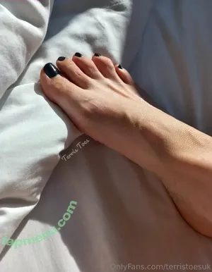 terristoesuk / terris_toes nude photo #0005