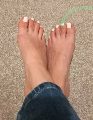 terristoesuk / terris_toes nude photo #0017