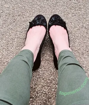 terristoesuk / terris_toes nude photo #0034