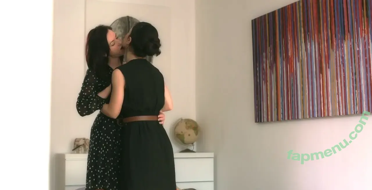 tess lyndon nude photo #1132 (tess_lyndon)