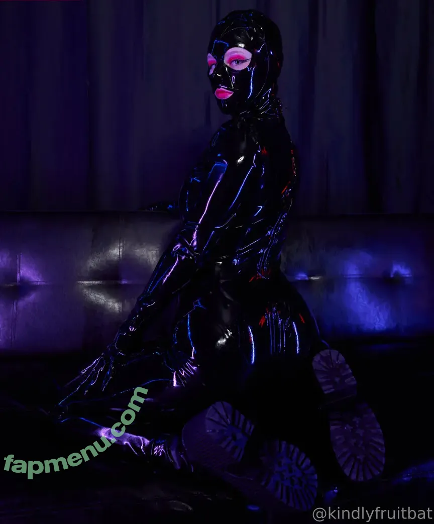 Tessa Grey nude photo #0003 (KindlyFruitBat / KinkyFruitBat / tessaagreyy)