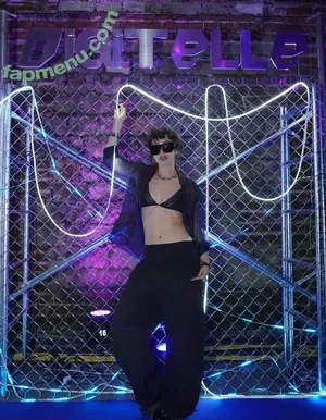 Tessa Ia / tessaurusrex nude photo #0051