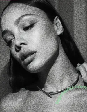 Tessa Thompson / tessamaethompson / tessathompsonx nude photo #0186