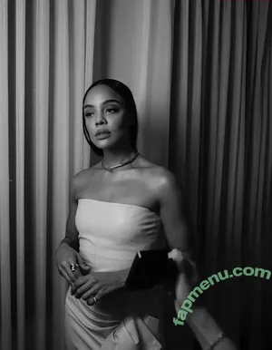 Tessa Thompson / tessamaethompson / tessathompsonx nude photo #0188