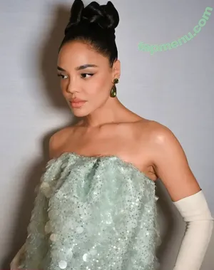 Tessa Thompson / tessamaethompson / tessathompsonx nude photo #0211