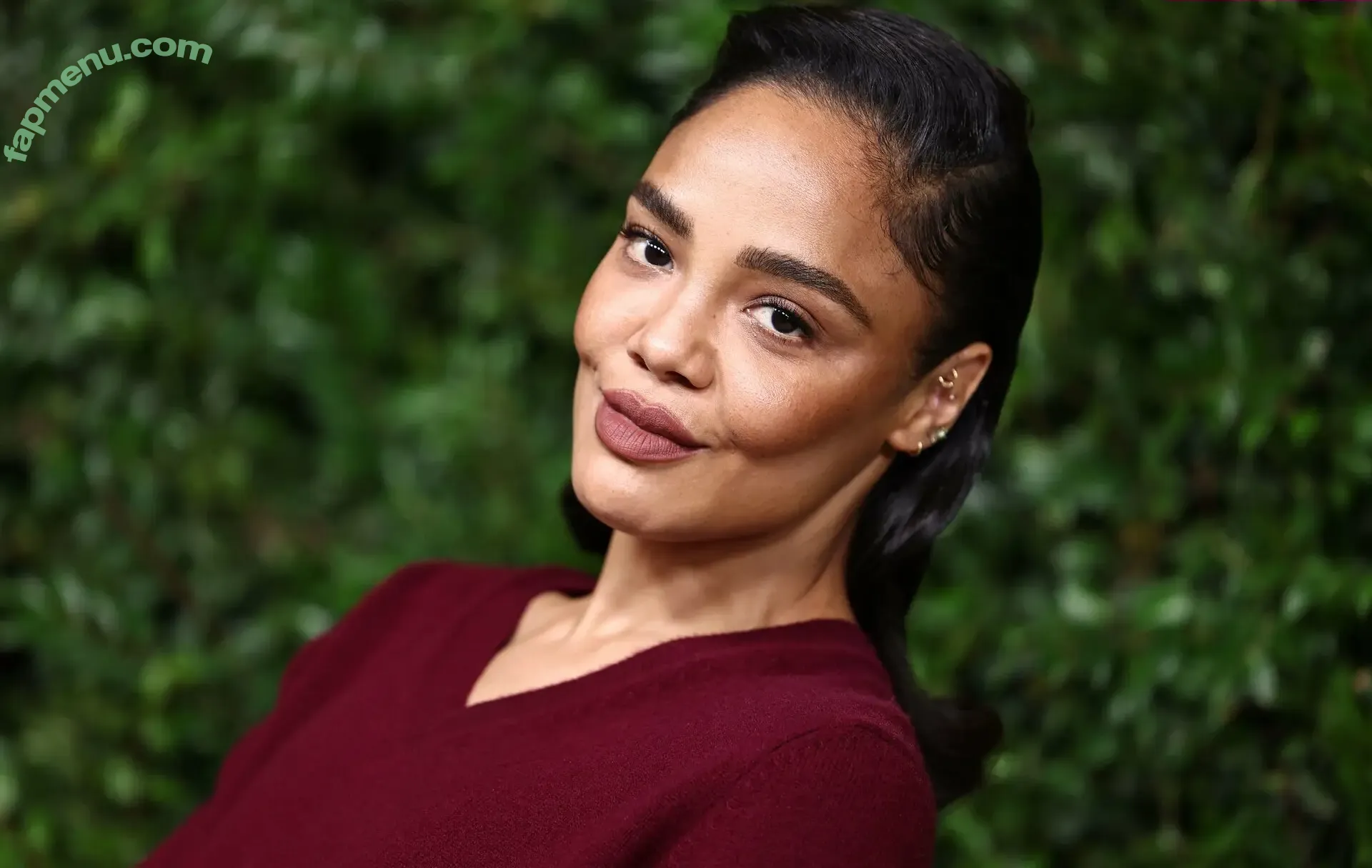 Tessa Thompson nude photo #0159 (tessamaethompson / tessathompsonx)