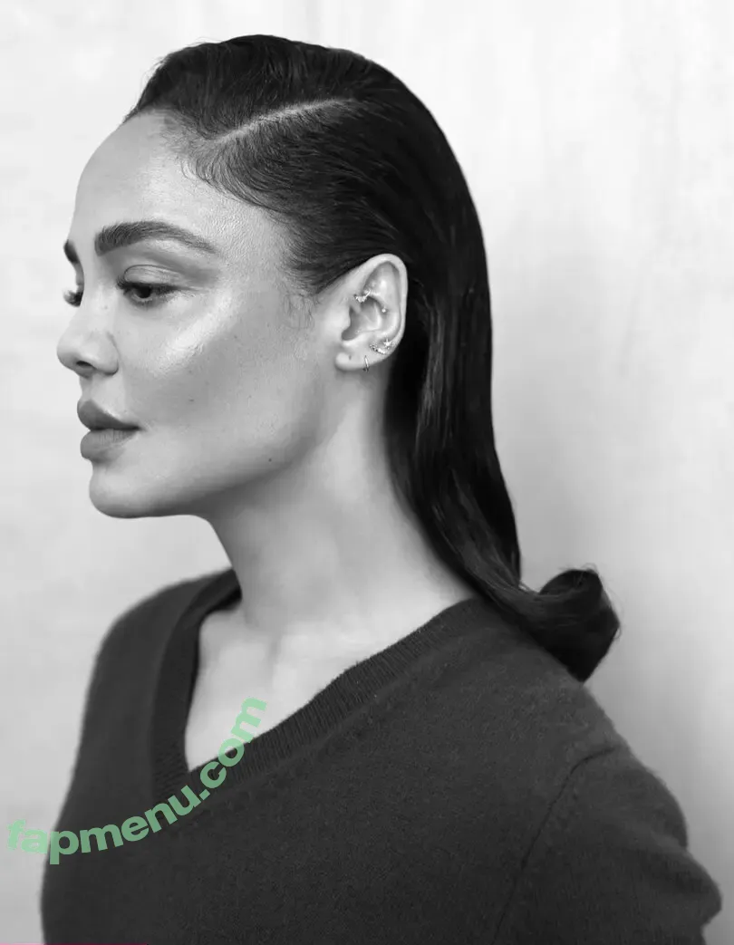 Tessa Thompson nude photo #0165 (tessamaethompson / tessathompsonx)