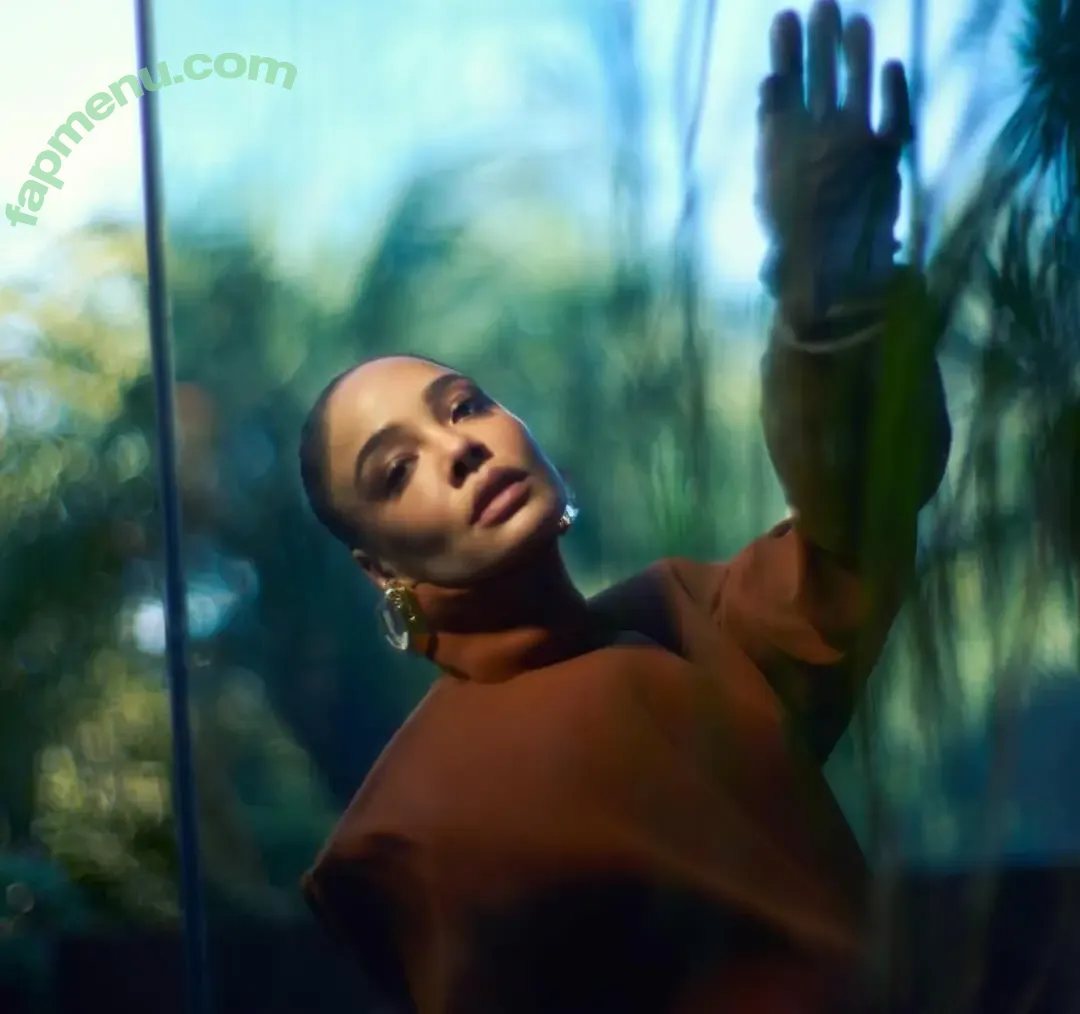 Tessa Thompson nude photo #0193 (tessamaethompson / tessathompsonx)