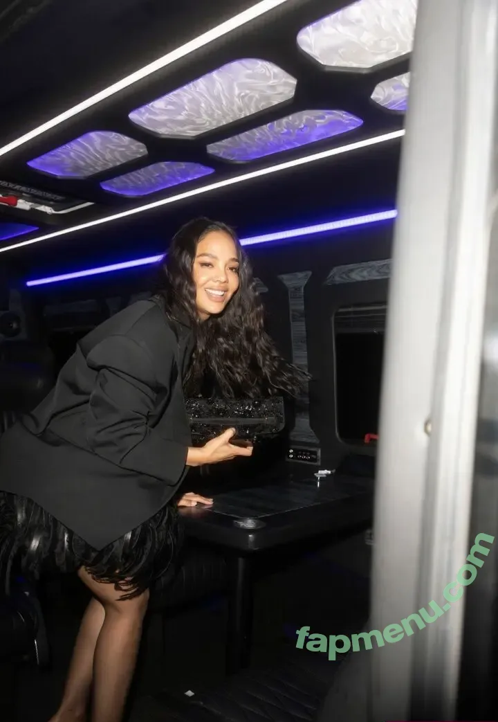 Tessa Thompson nude photo #0218 (tessamaethompson / tessathompsonx)