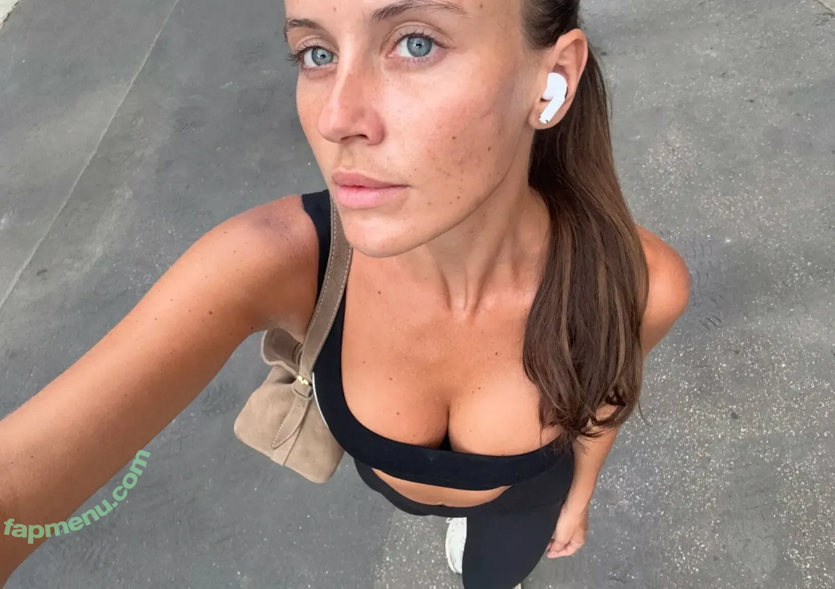 tessc nude photo #0016 (tessc.8)