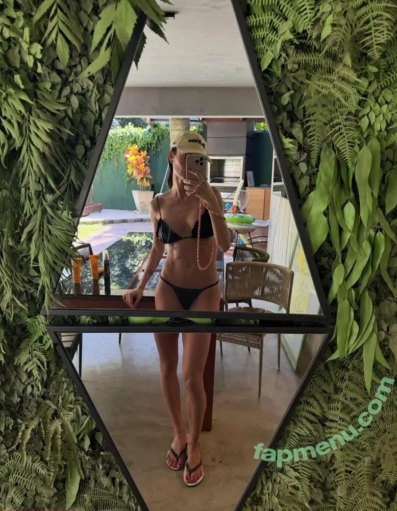 Thaila Ayala nude photo #0078 (thailaayala)