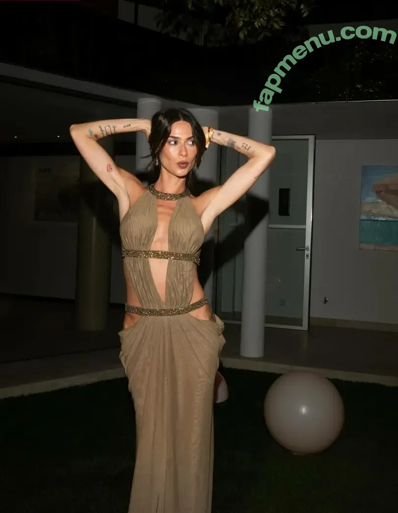 Thaila Ayala nude photo #0126 (thailaayala)