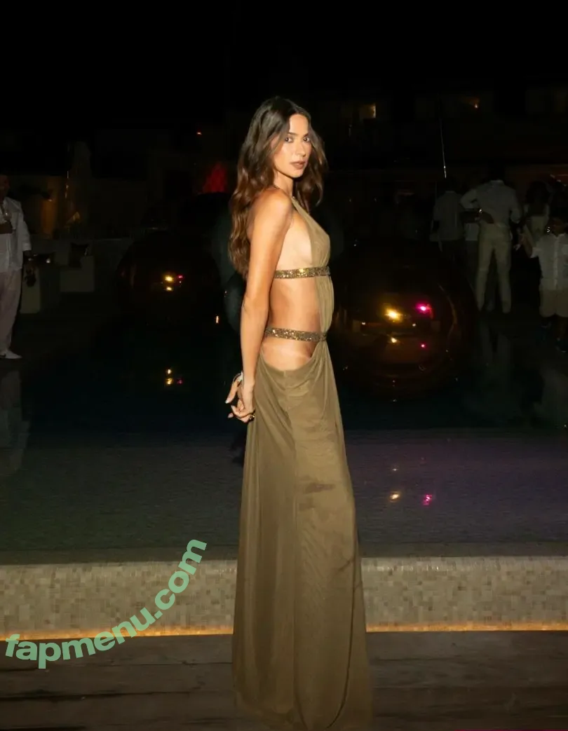 Thaila Ayala nude photo #0128 (thailaayala)