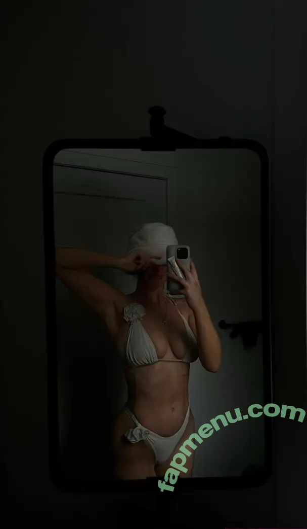 Thali Bouchard nude photo #0062 (sexychubbybuns / thalibouchard)
