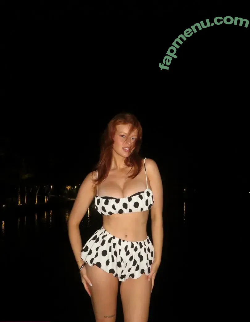 Thali Bouchard nude photo #0104 (sexychubbybuns / thalibouchard)