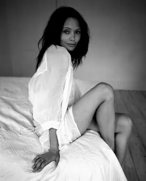 Thandie Newton / ThandiweNewton / dropitlikeitstot nude photo #0053