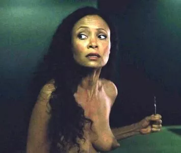 Thandie Newton / ThandiweNewton / dropitlikeitstot nude photo #0065