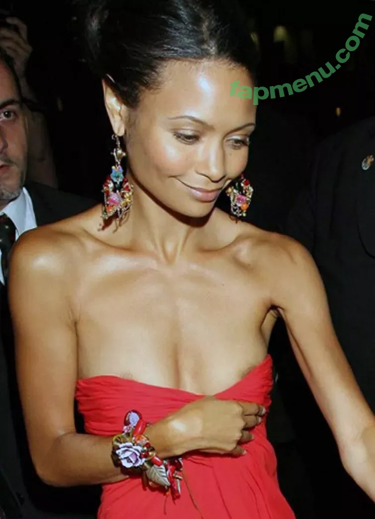 Thandie Newton nude photo #0001 (ThandiweNewton / dropitlikeitstot)