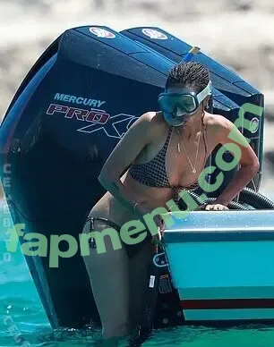 Thandie Newton nude photo #0170 (ThandiweNewton / dropitlikeitstot / thandiwe.newton)