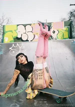 thatdaisyghoul / thatdaisyghoulxox nude photo #0012
