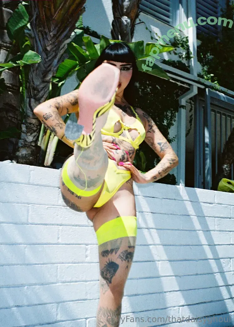 thatdaisyghoul nude photo #0004 (thatdaisyghoulxox)