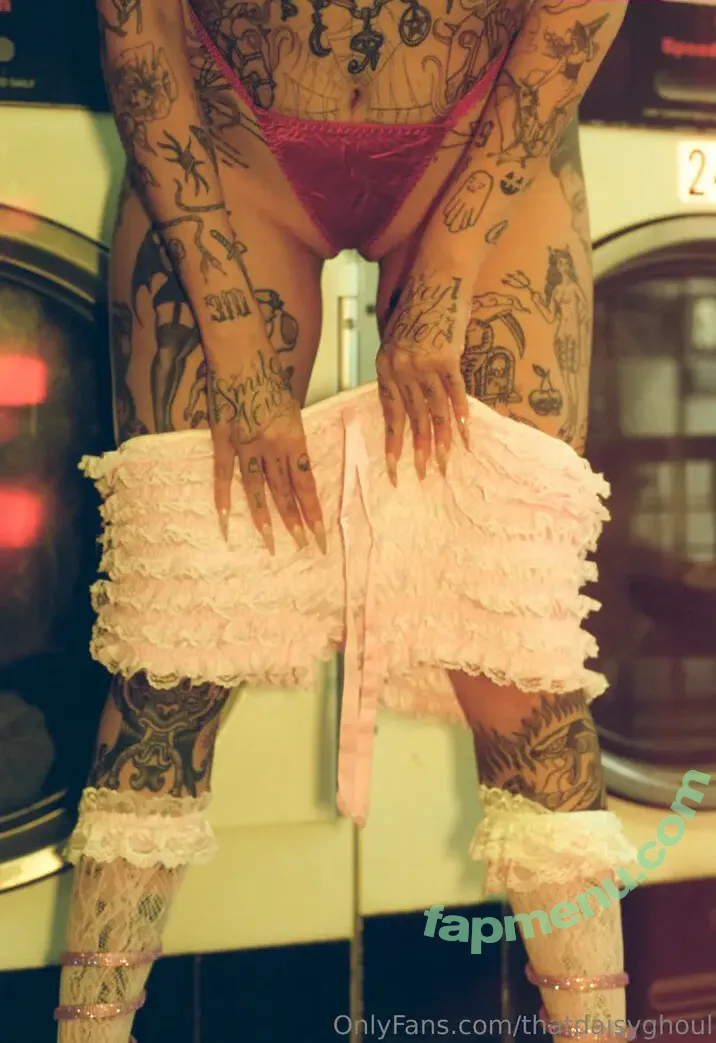 thatdaisyghoul nude photo #0040 (thatdaisyghoulxox)