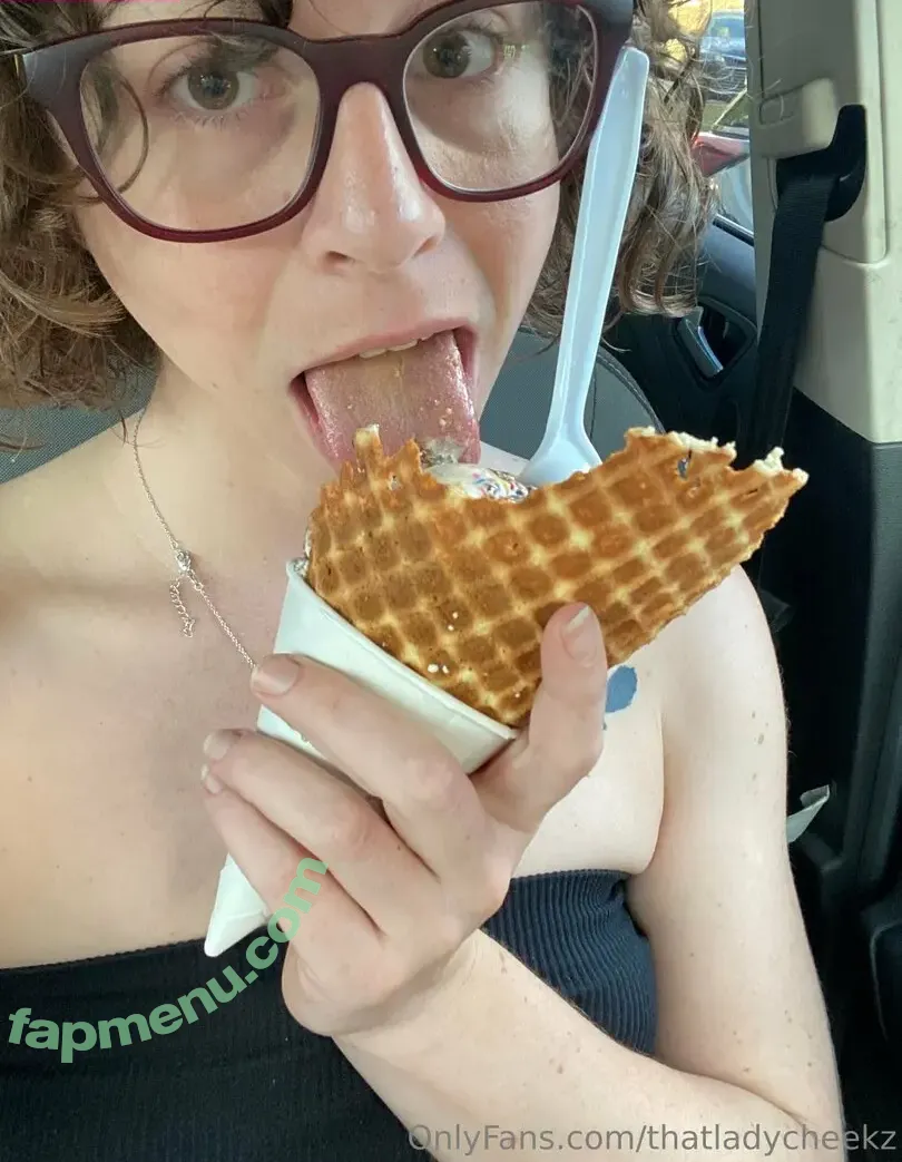 thatladycheekz nude photo #0014 (thatladycheekz)