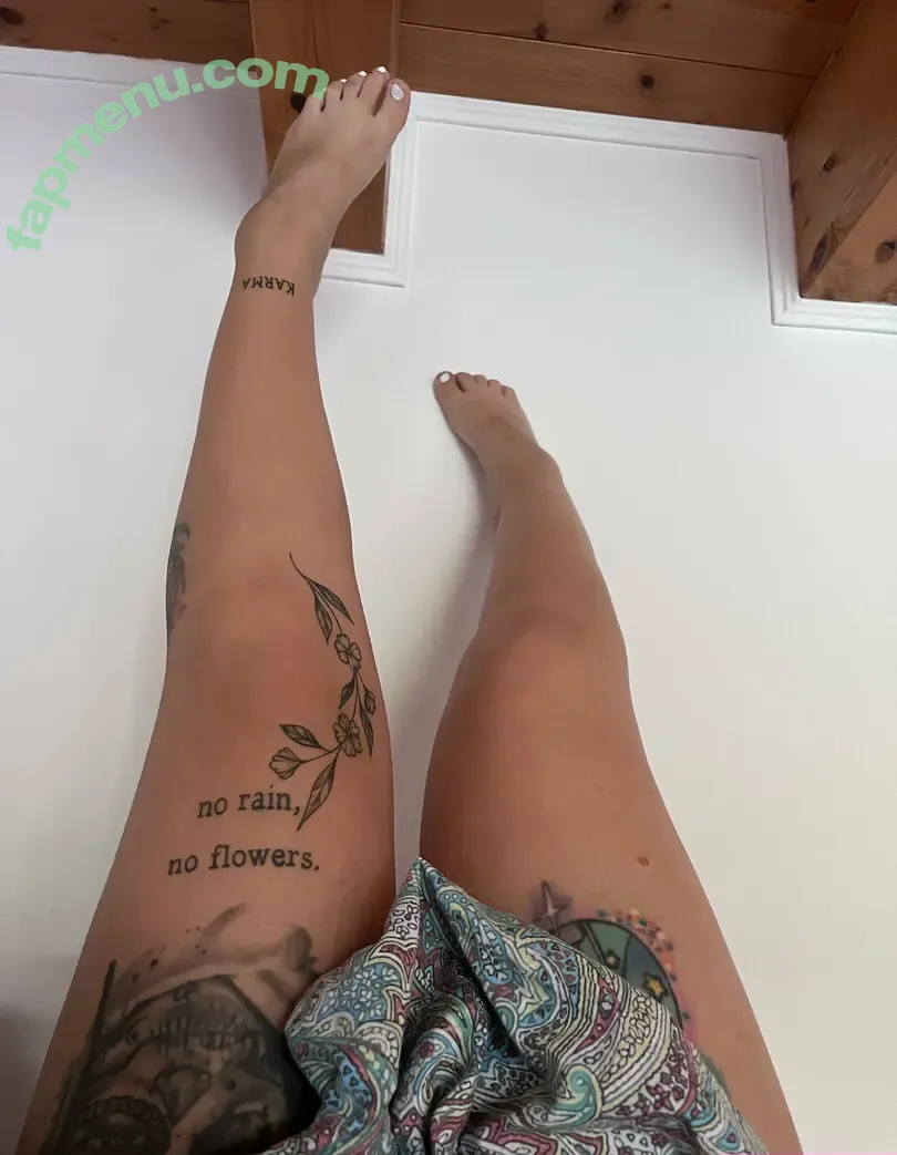 thatonevalery nude photo #0047 (valeinallcaps)