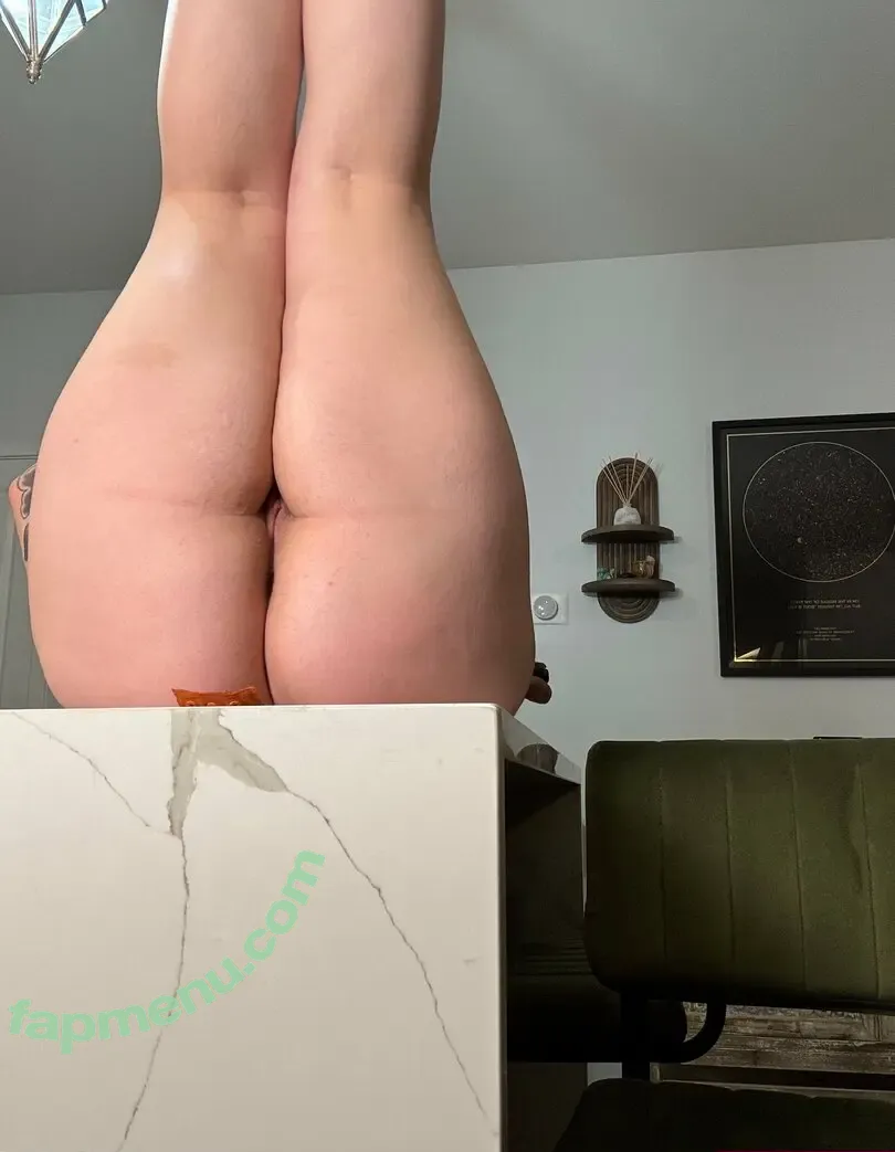 thatwitch710 nude photo #0061 (thatwitch710)