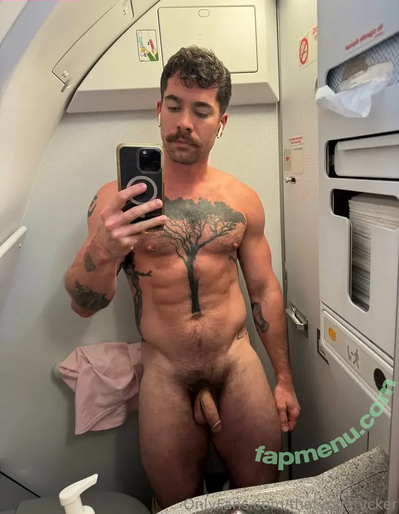 thatyogafvcker nude photo #0250 (thatyogafvcker)