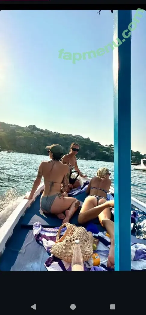 The Beaches nude photo #0007 (thebeachesband)