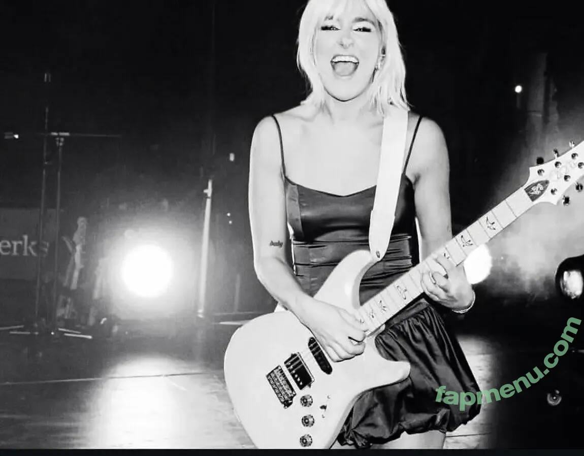 The Beaches nude photo #0032 (thebeachesband)