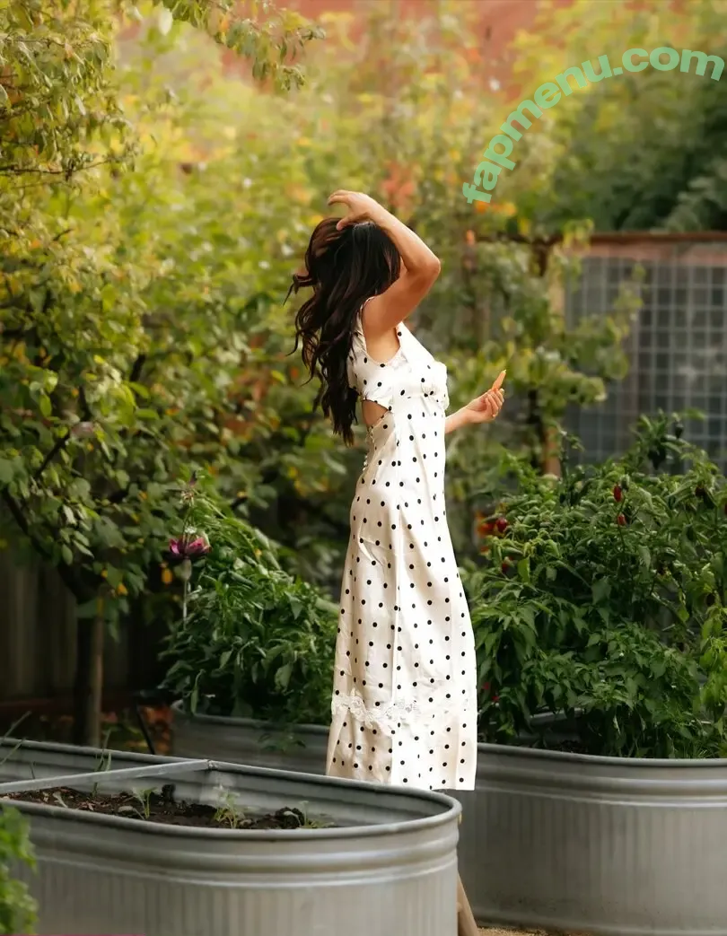 The Bella Twins: nude photo #0951 (Nikki Bella & Brie Bella / thenikkibella)