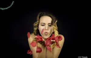 the.honey.hives / thehoneyhivellc nude photo #0001