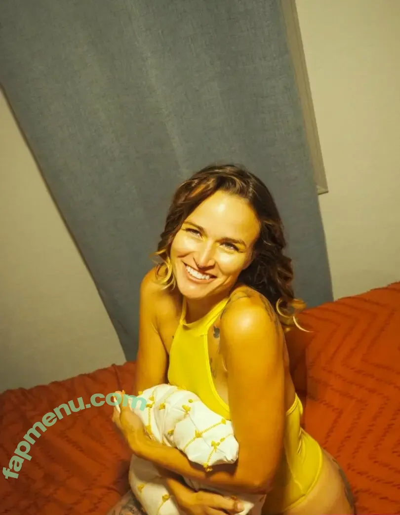 the.honey.hives nude photo #0002 (thehoneyhivellc)