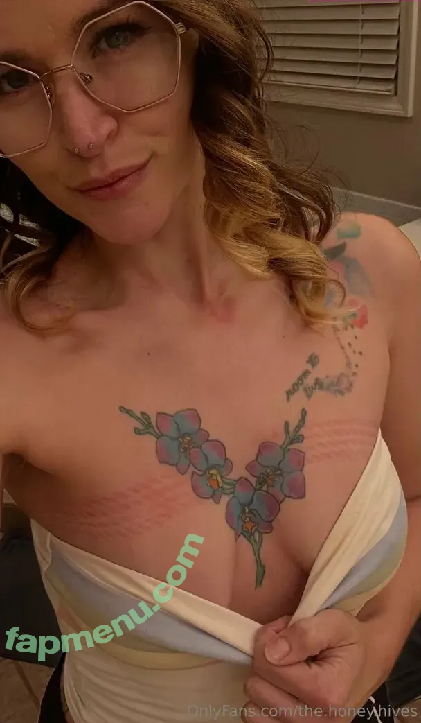 the.honey.hives nude photo #0008 (thehoneyhivellc)