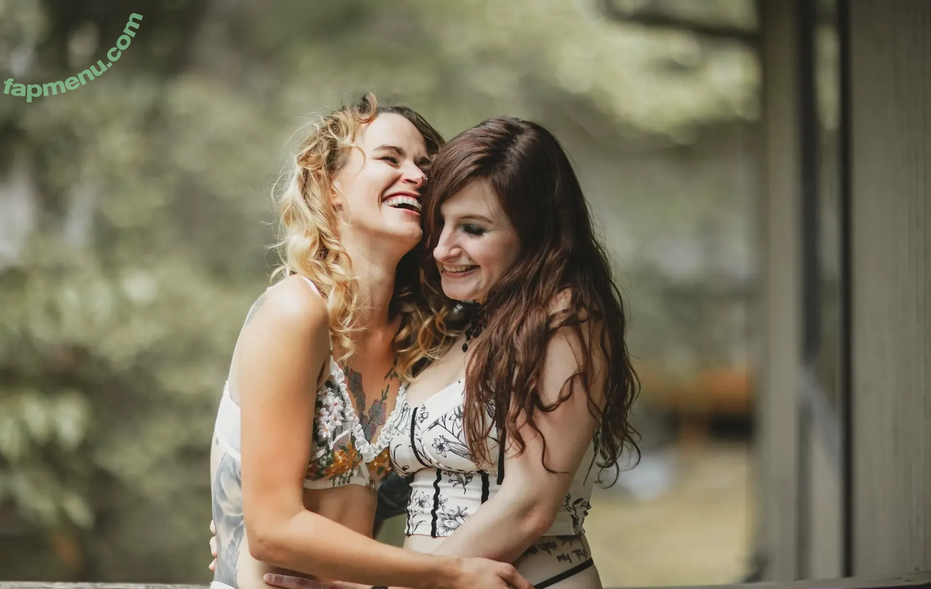 the.honey.hives nude photo #0012 (thehoneyhivellc)