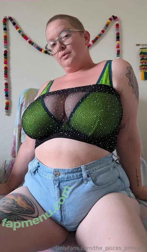 the_pisces_princess nude photo #0003 (the_pisces_princess_)