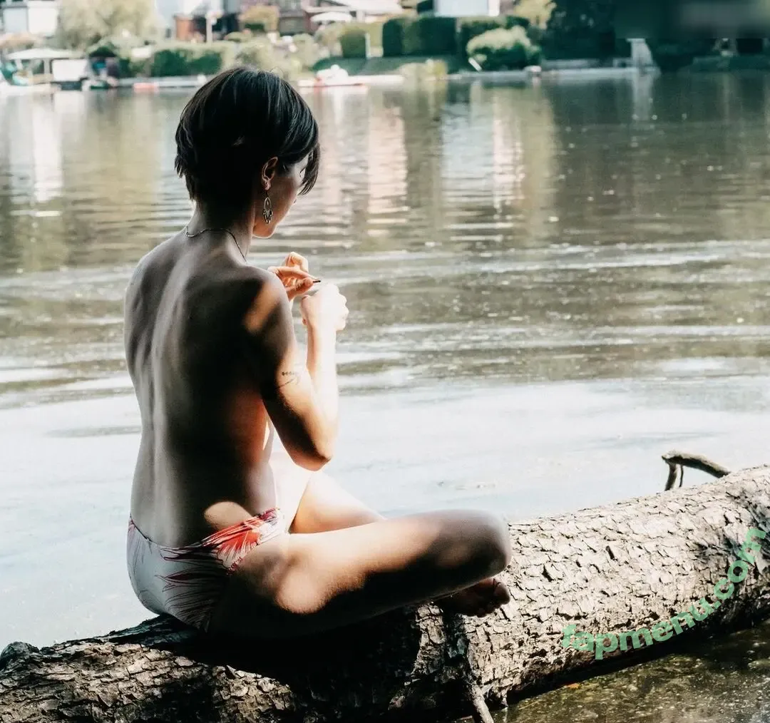 The Positive Switch nude photo #0017 (the_positive_switch)