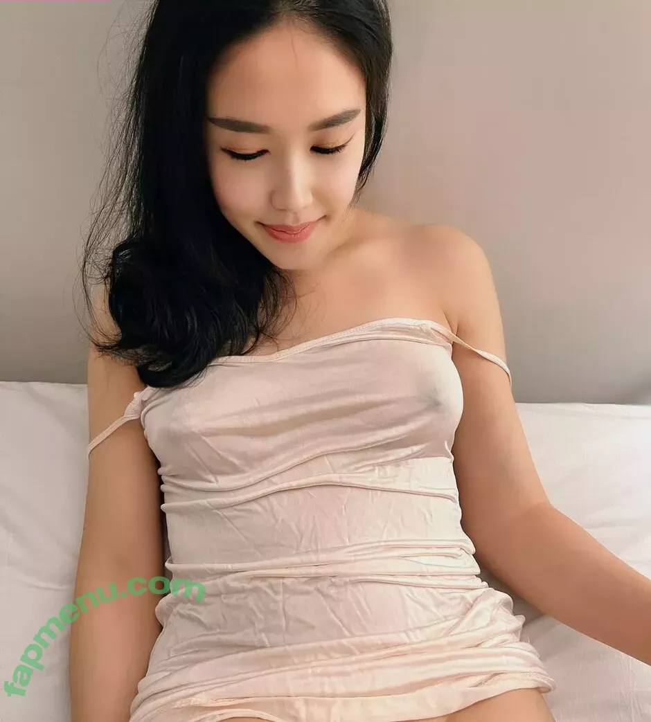 Thea Lee nude photo #0011 (Thea_Lee / thea.leea)