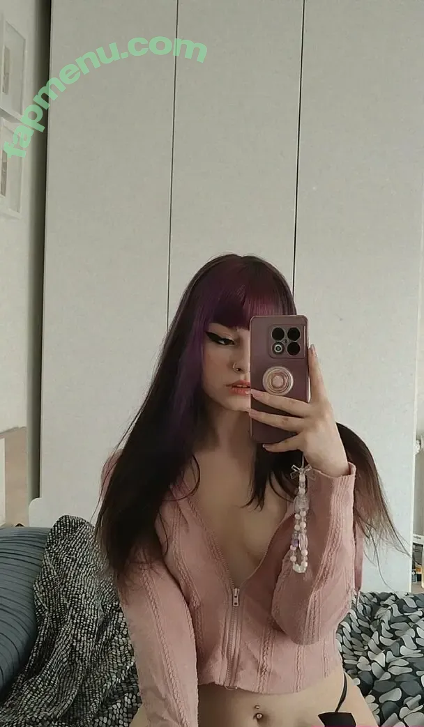 theakaleina nude photo #0020 (ihatelaiika)